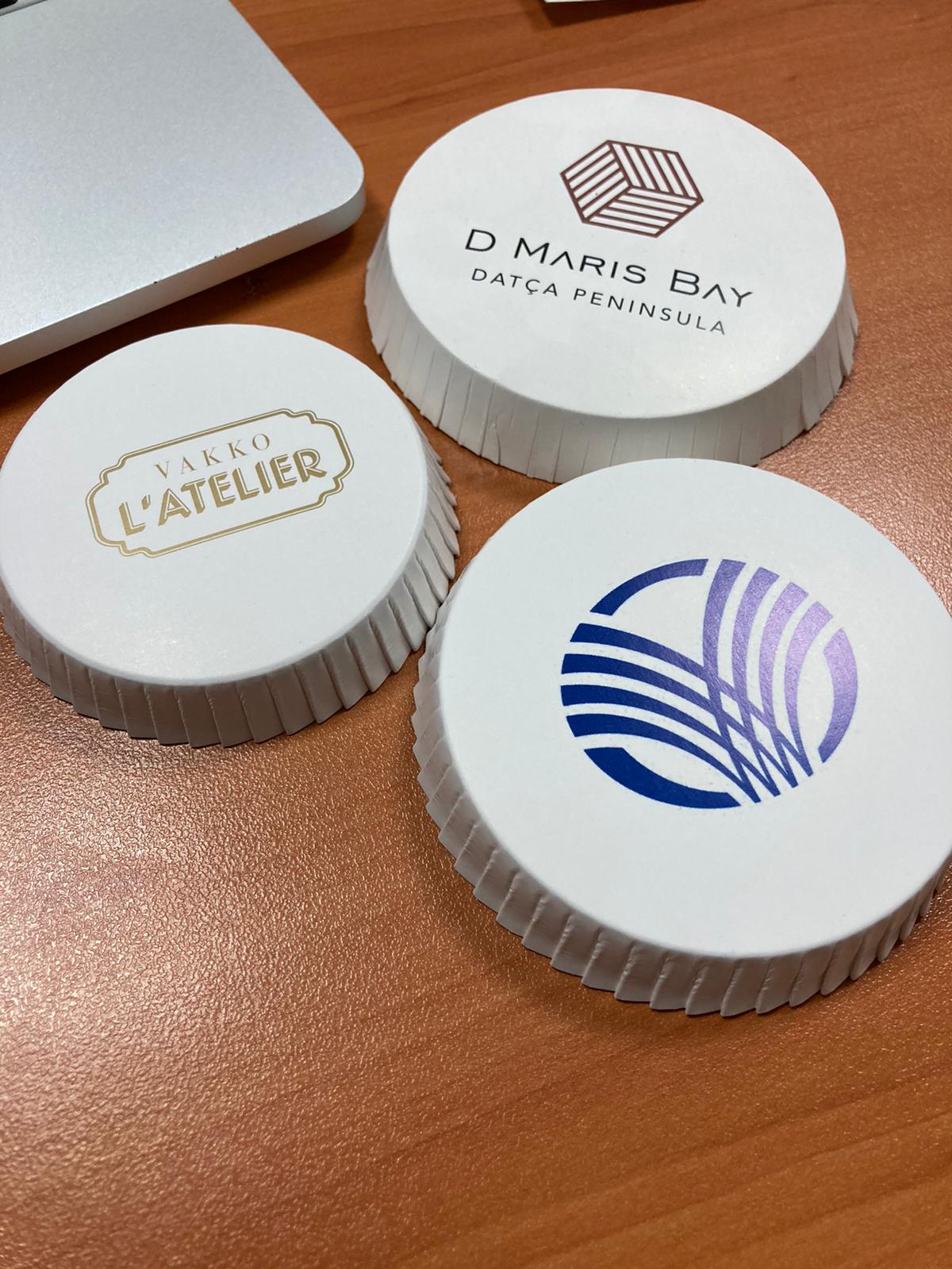 Kağıt Bardak Kapağı/ Paper Cup Lid/ Pappbecherdeckel/ Крышка бумажного стаканчика/ غطاء الكوب الورقي/ 紙杯蓋